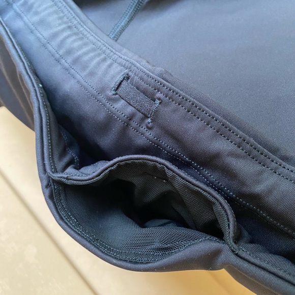 Athleta Ultimate Stash pocket Crop - Picture 4 of 4